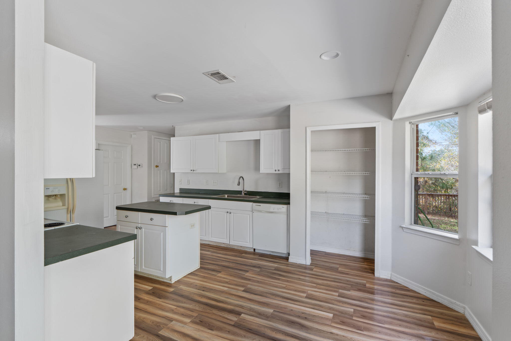 WESTVIEW ESTATES - Residential