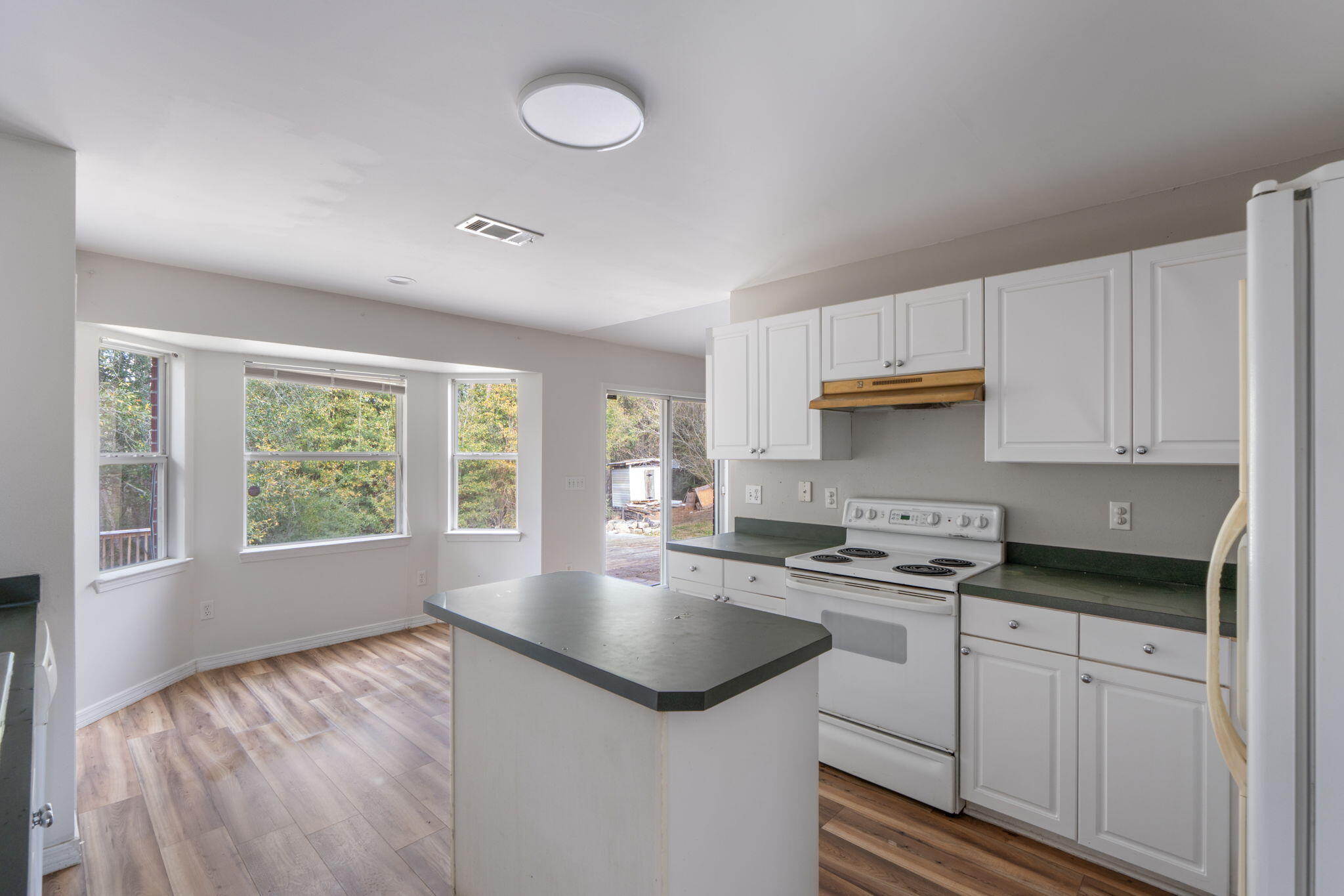 WESTVIEW ESTATES - Residential