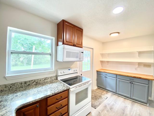 OAKLAND HEIGHTS - Residential Lease