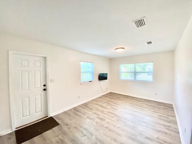 OAKLAND HEIGHTS - Residential Lease