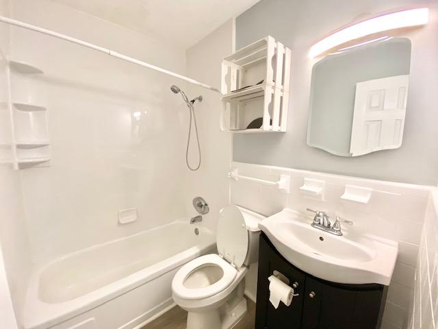 OAKLAND HEIGHTS - Residential Lease