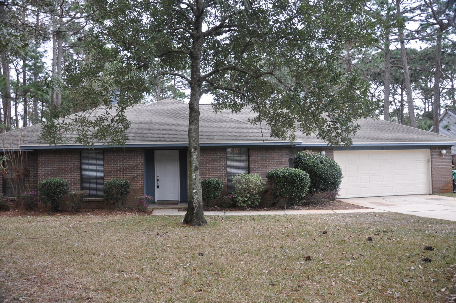 Welcome to the gated community of Southwind in Niceville! Sitting at the end of a cul-de-sac and close to walking trails, this stunning 4-bedroom, 2.5-bathroom house boasts a screened porch, perfect for enjoying the beautiful Florida weather. The kitchen features extra storage and granite countertops, adding a touch of elegance to the space. Don't miss out on the opportunity to live in this desirable neighborhood. Contact us today to schedule a showing!