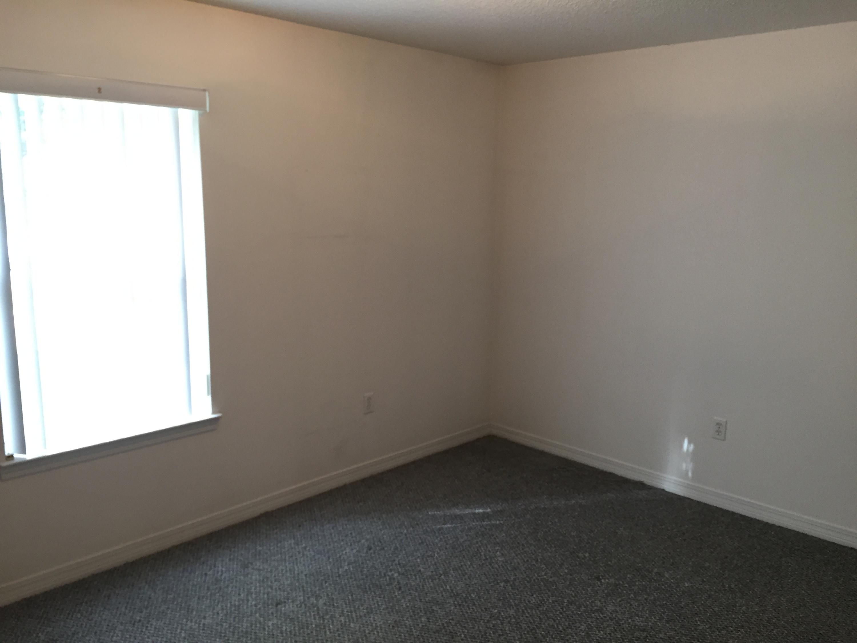 OAKDALE MINI FARMS - Residential Lease