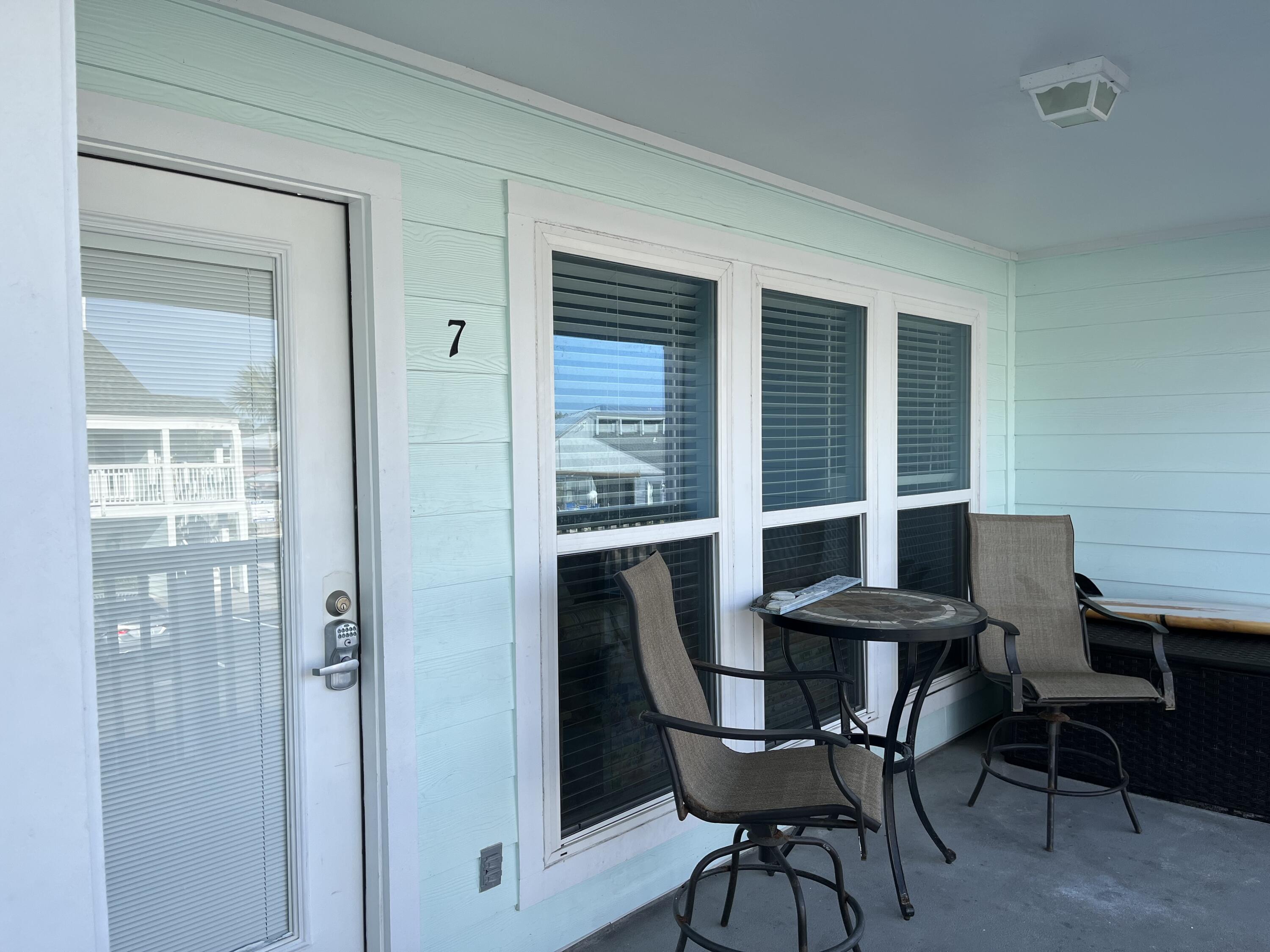 PRICE REDUCTION. Across from the beach with water views.  This 2bd/2bath condo has low HOA fees and excellent short term rental opportunity.  J7 is a well maintained unit with vaulted ceilings and an updated kitchen with granite countertops.
This unit is being sold furnished and rental ready.
Southwind HOA includes general building  community pool, TV, water, cable, pest control and sewer.
