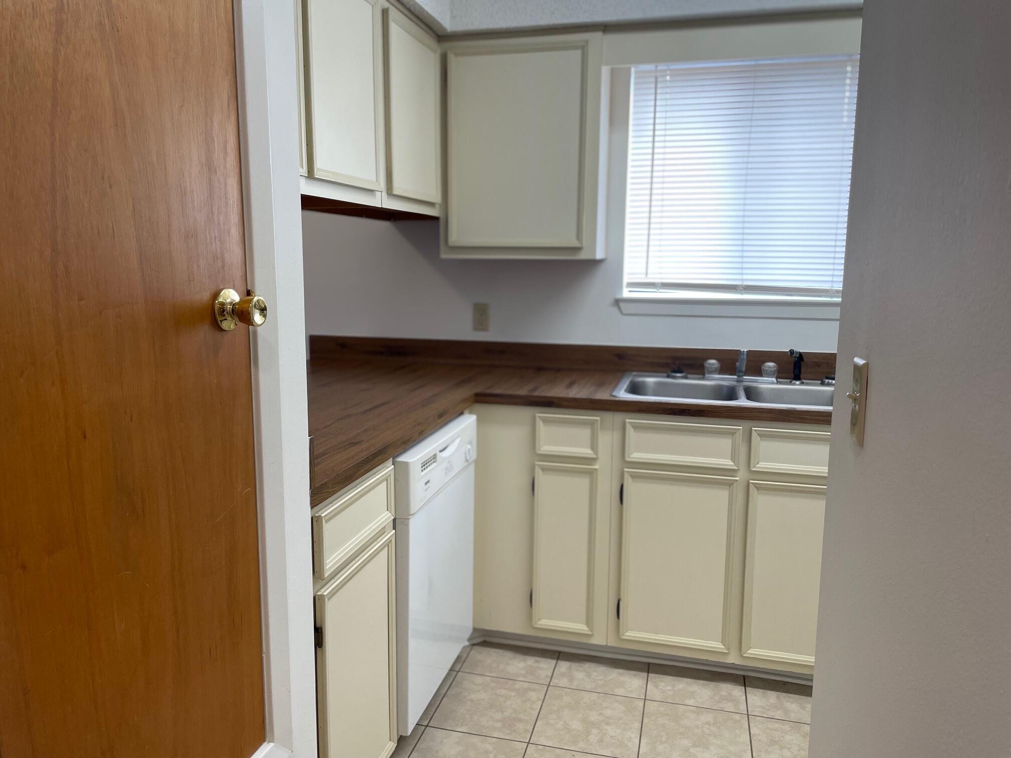 UNRECORDED SUBDIVISION - Residential Lease