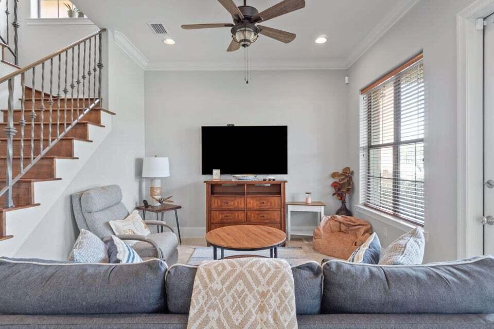 VILLA LAGO - Residential Lease