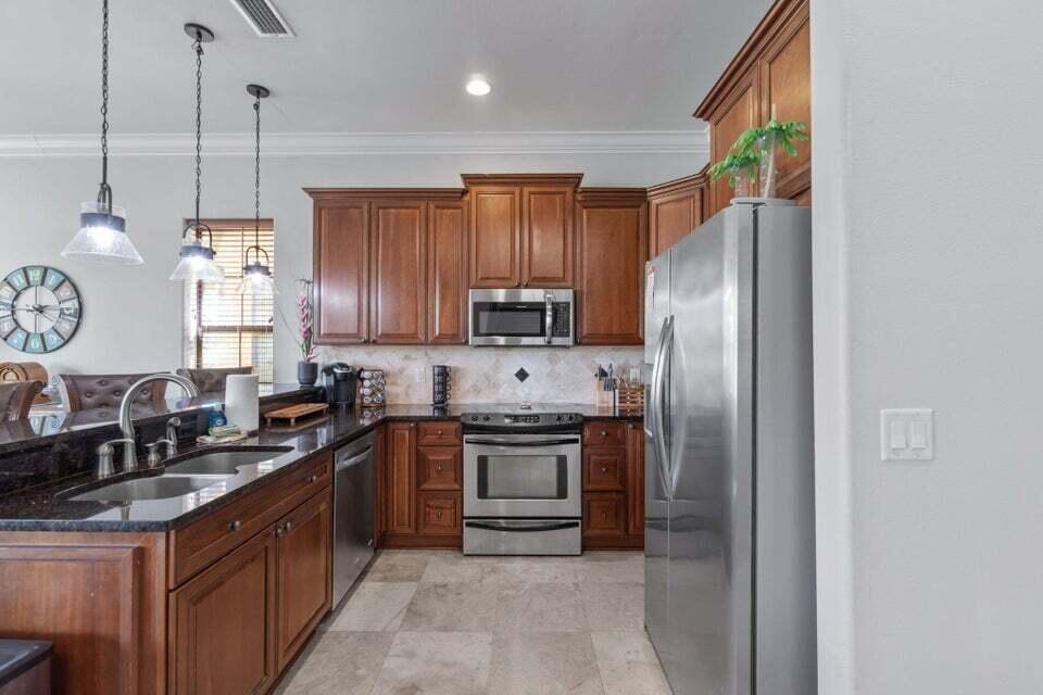 VILLA LAGO - Residential Lease