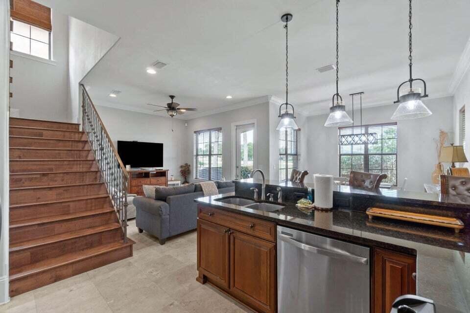 VILLA LAGO - Residential Lease