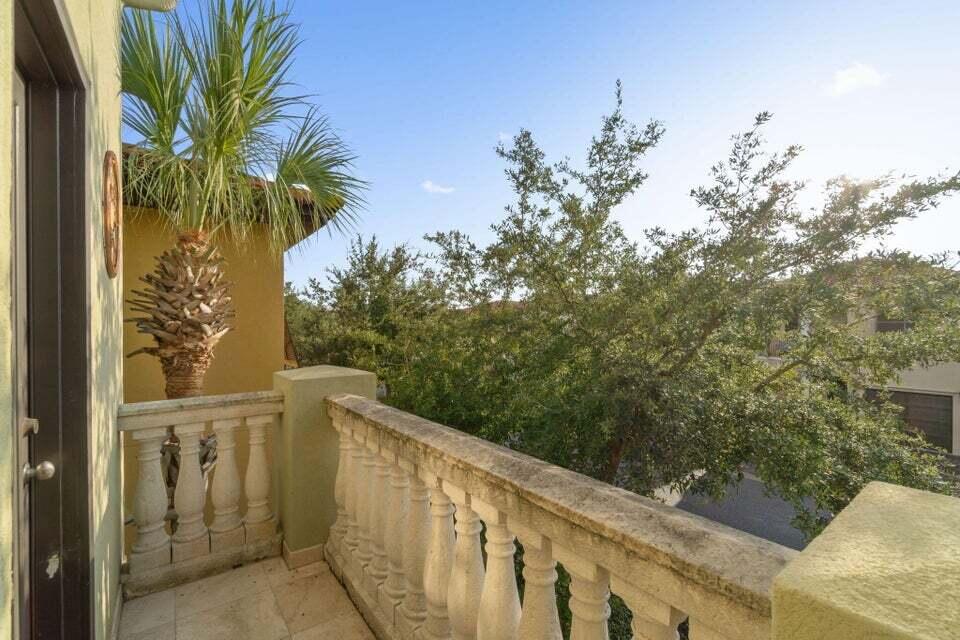 VILLA LAGO - Residential Lease