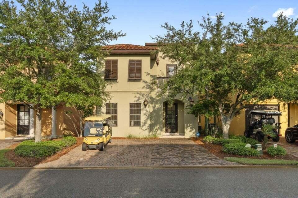 VILLA LAGO - Residential Lease