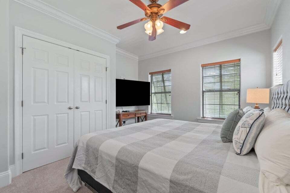 VILLA LAGO - Residential Lease