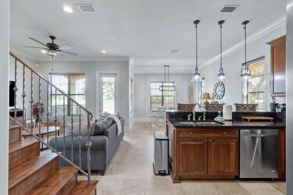 VILLA LAGO - Residential Lease