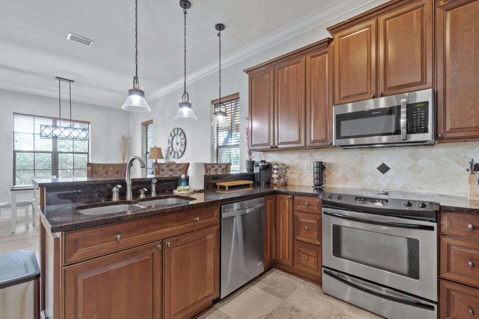 VILLA LAGO - Residential Lease
