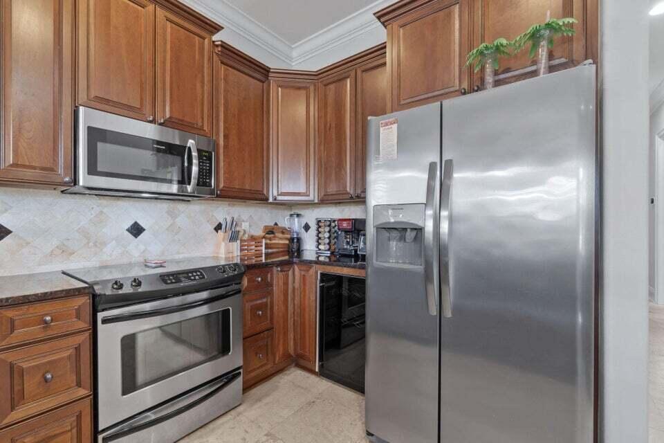 VILLA LAGO - Residential Lease