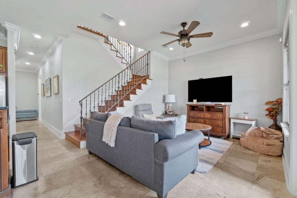 VILLA LAGO - Residential Lease