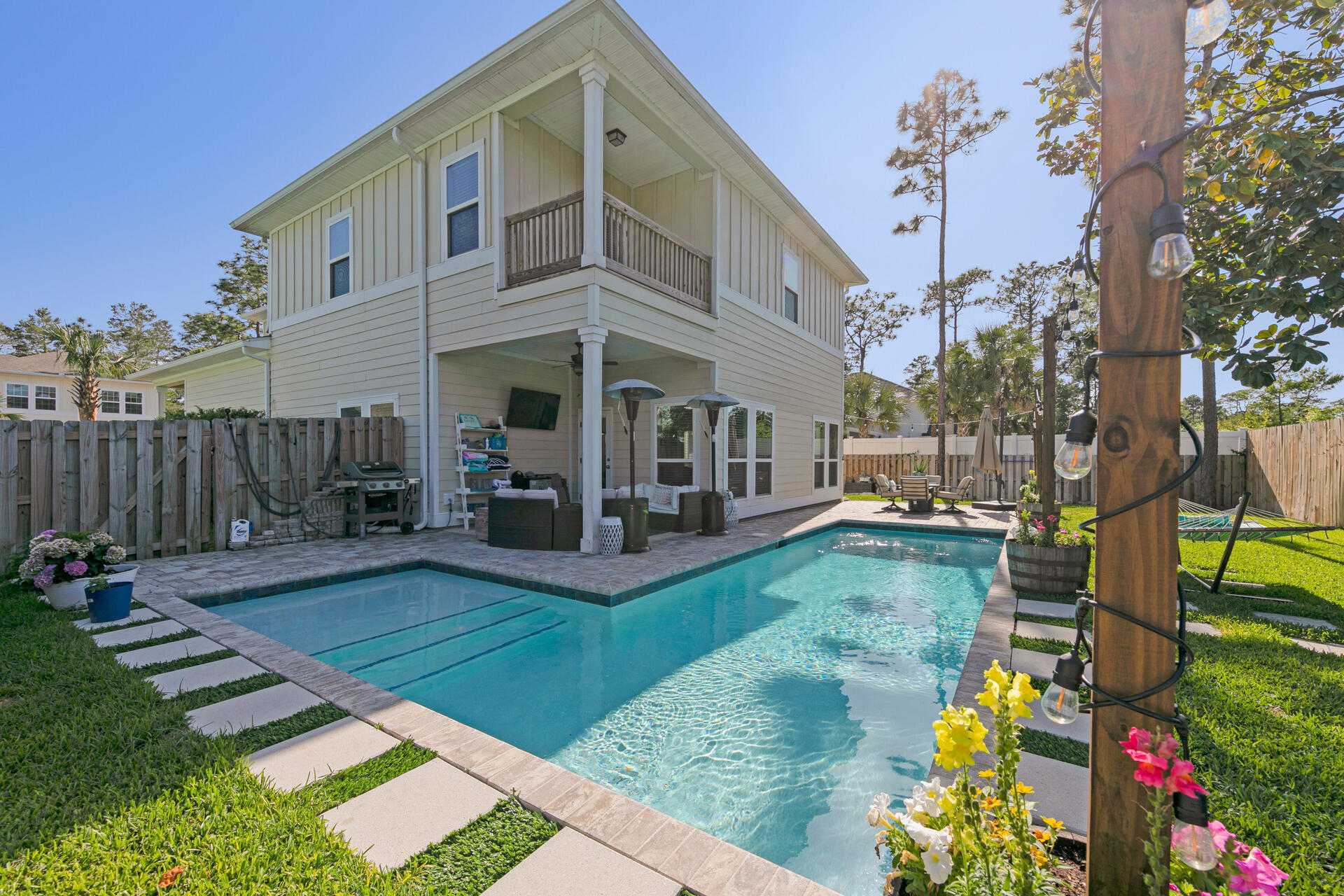 Mussett Bayou Manor - Residential