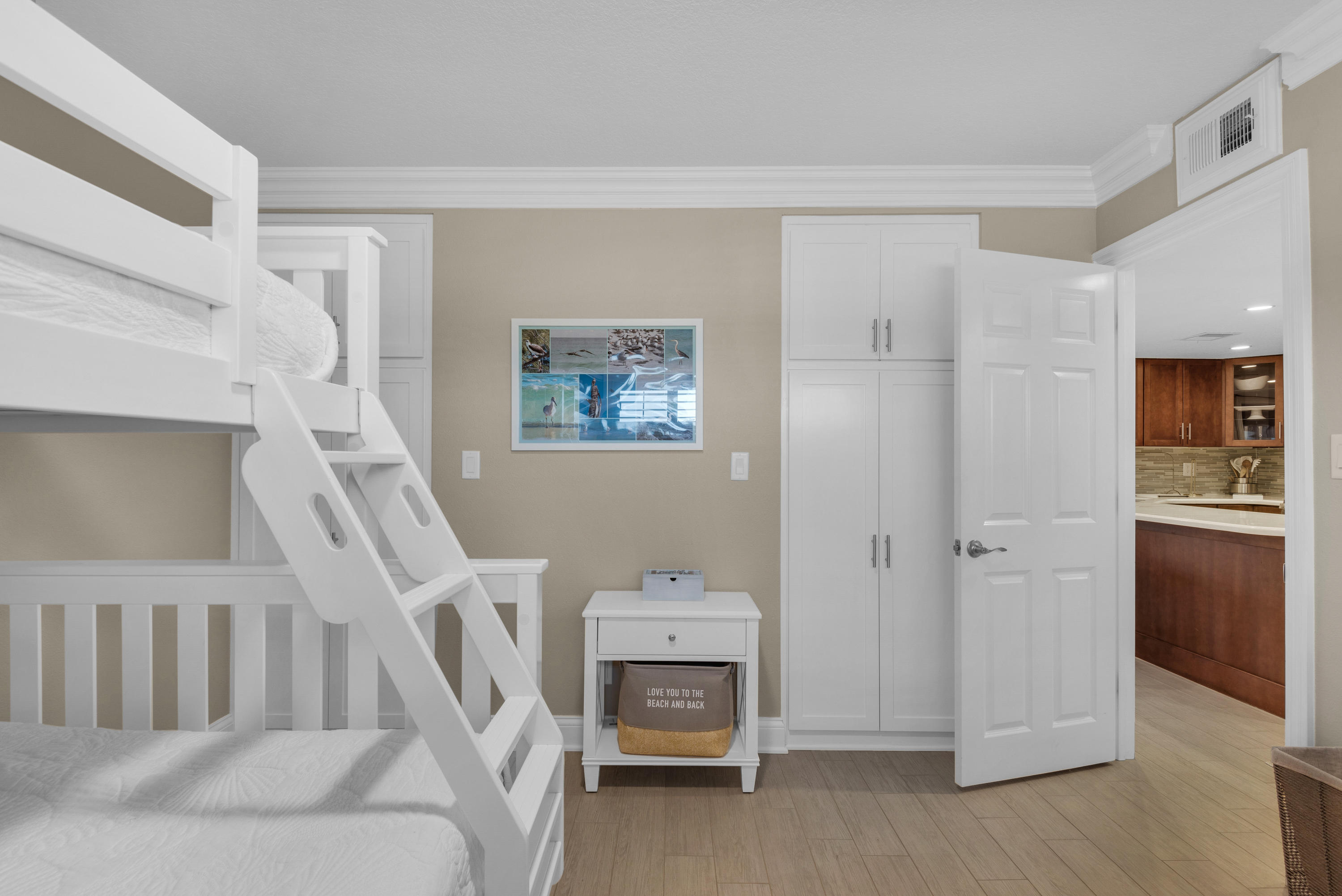 HOLIDAY SURF & RACQUET CLUB - Residential