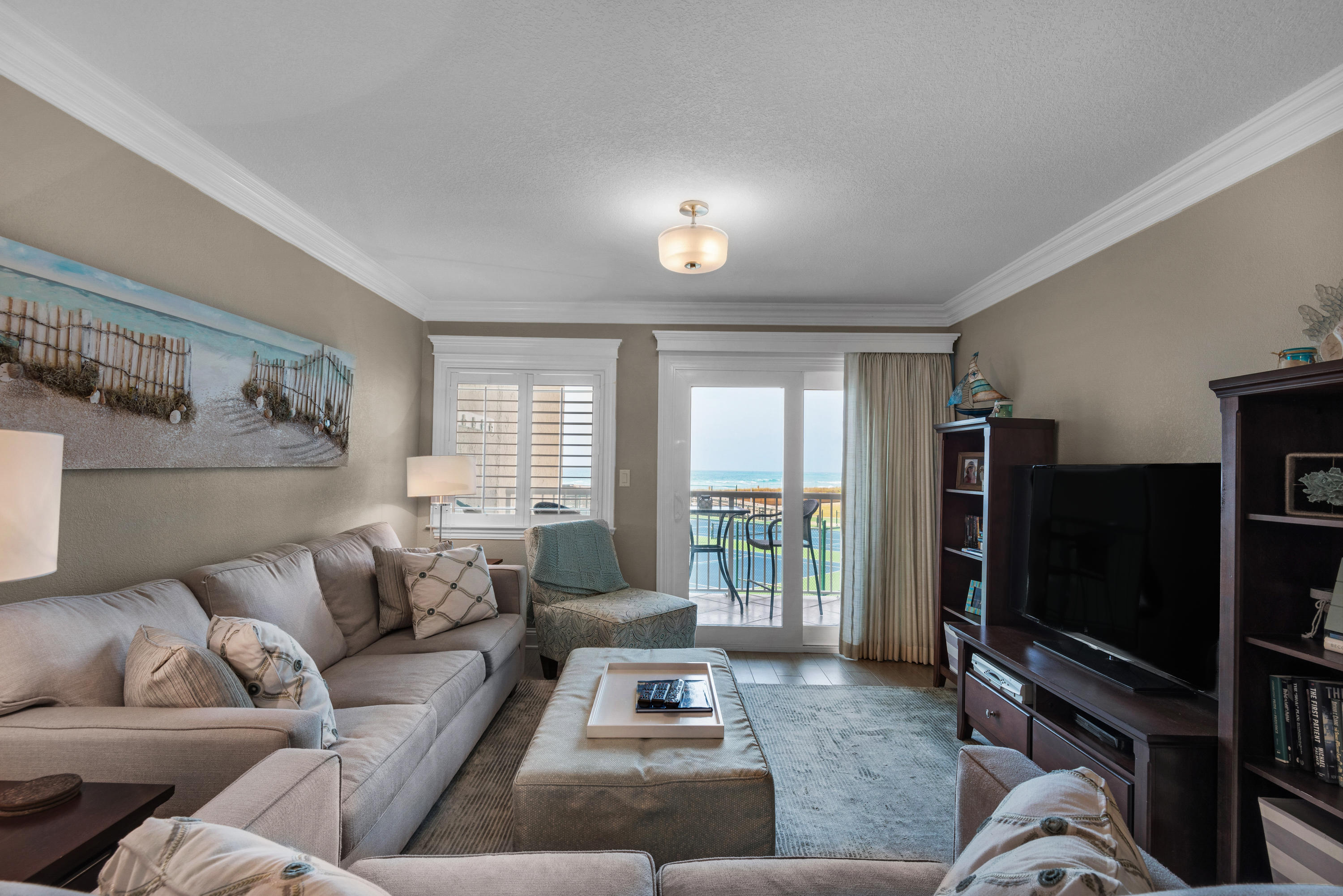 HOLIDAY SURF & RACQUET CLUB - Residential