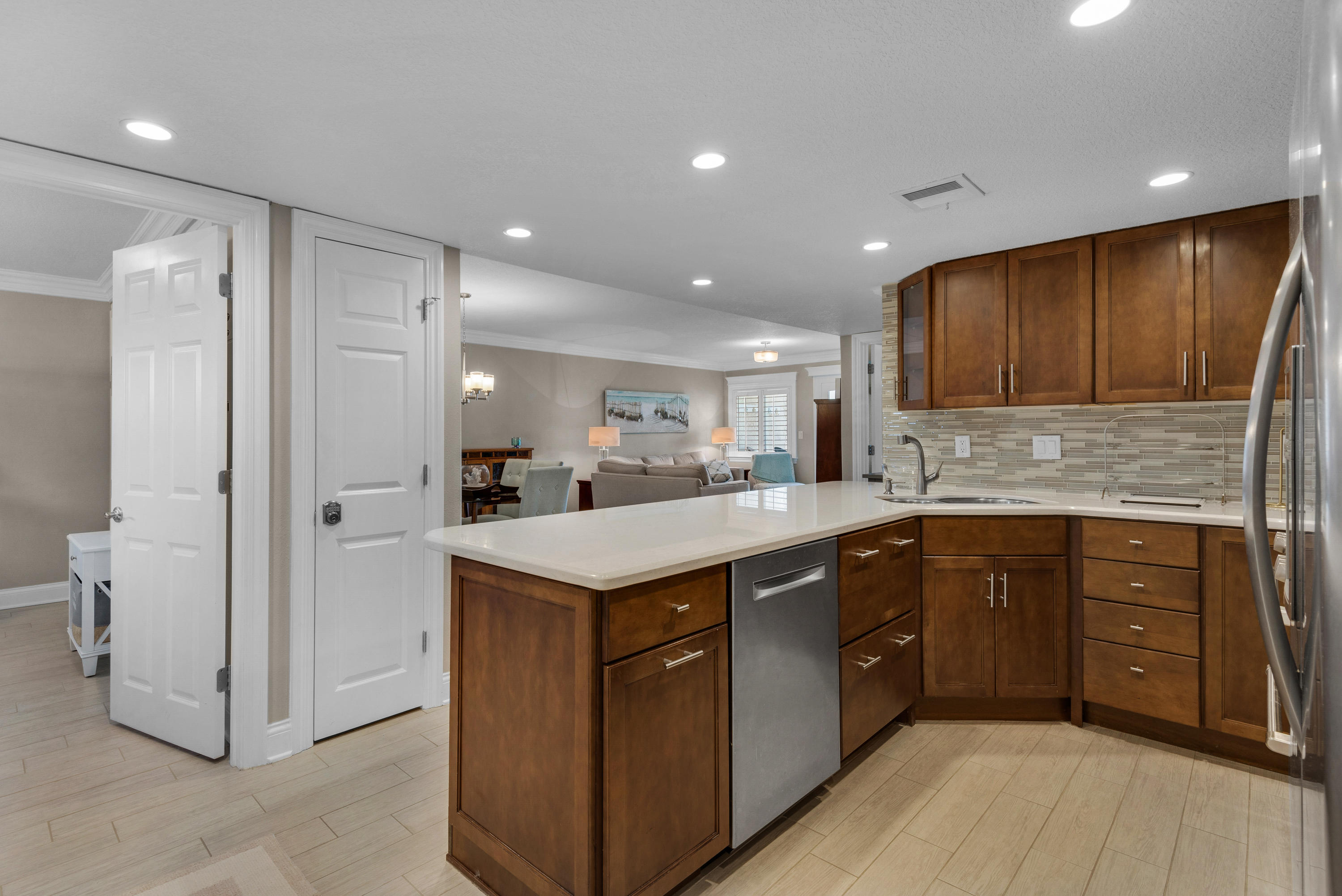 HOLIDAY SURF & RACQUET CLUB - Residential