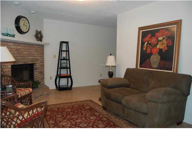 OAK TREE MANOR - Residential Lease