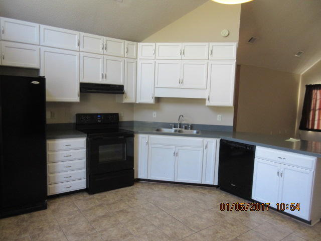 COUNTRYVIEW ESTATES - Residential Lease