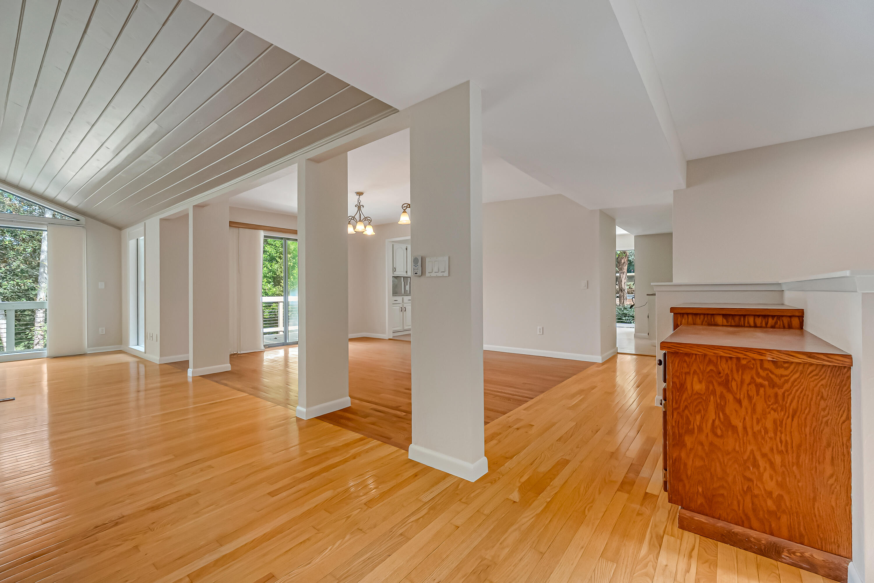 Rocky Bayou Cc Est 3 - Residential Lease