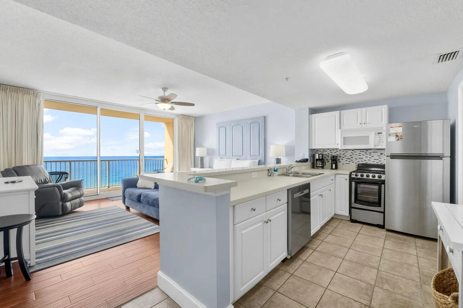MAJESTIC BEACH TOWERS I - Residential