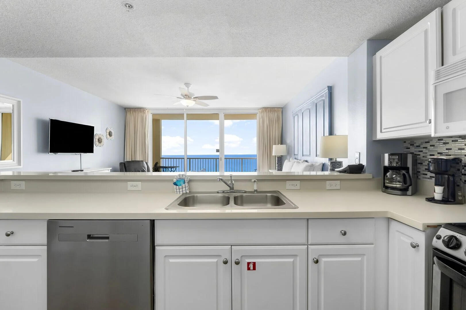 MAJESTIC BEACH TOWERS I - Residential