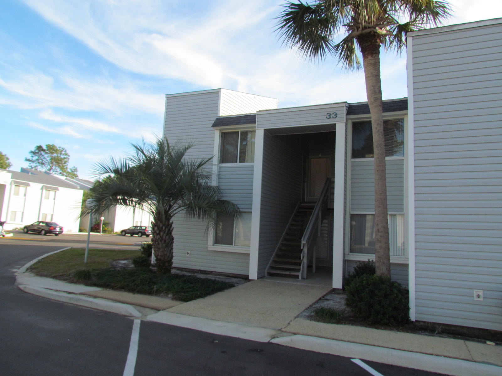Nice 1- bedroom condo light and bright on second floor, situated in a lovely setting by the Shalimar Yacht Club. This unit has tall ceilings fresh paint and carpets, unit over looks the pool and clubhouse.$850 per month available June 10th, 2019 sorry no pets or smoking!