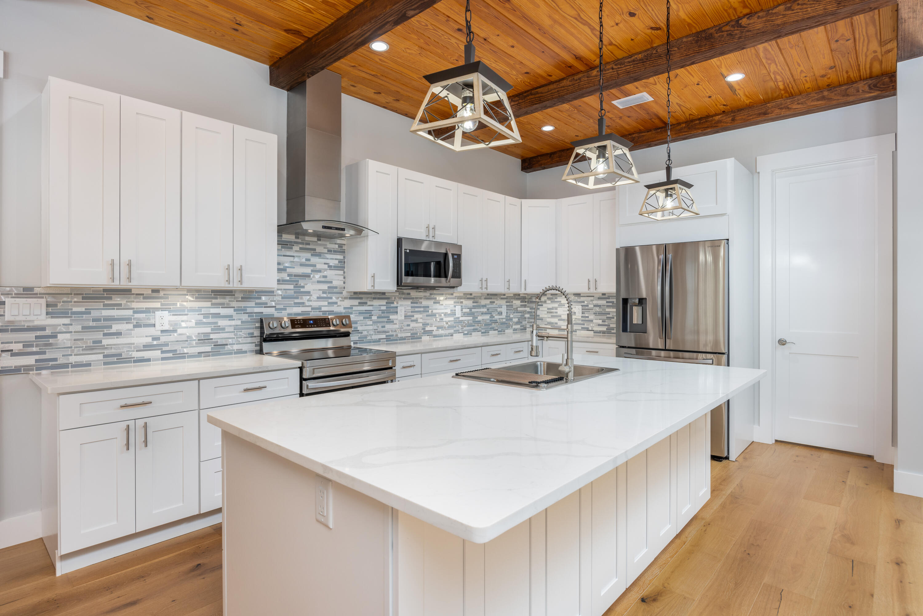 WOODLAND BAYOU ESTATES - Residential