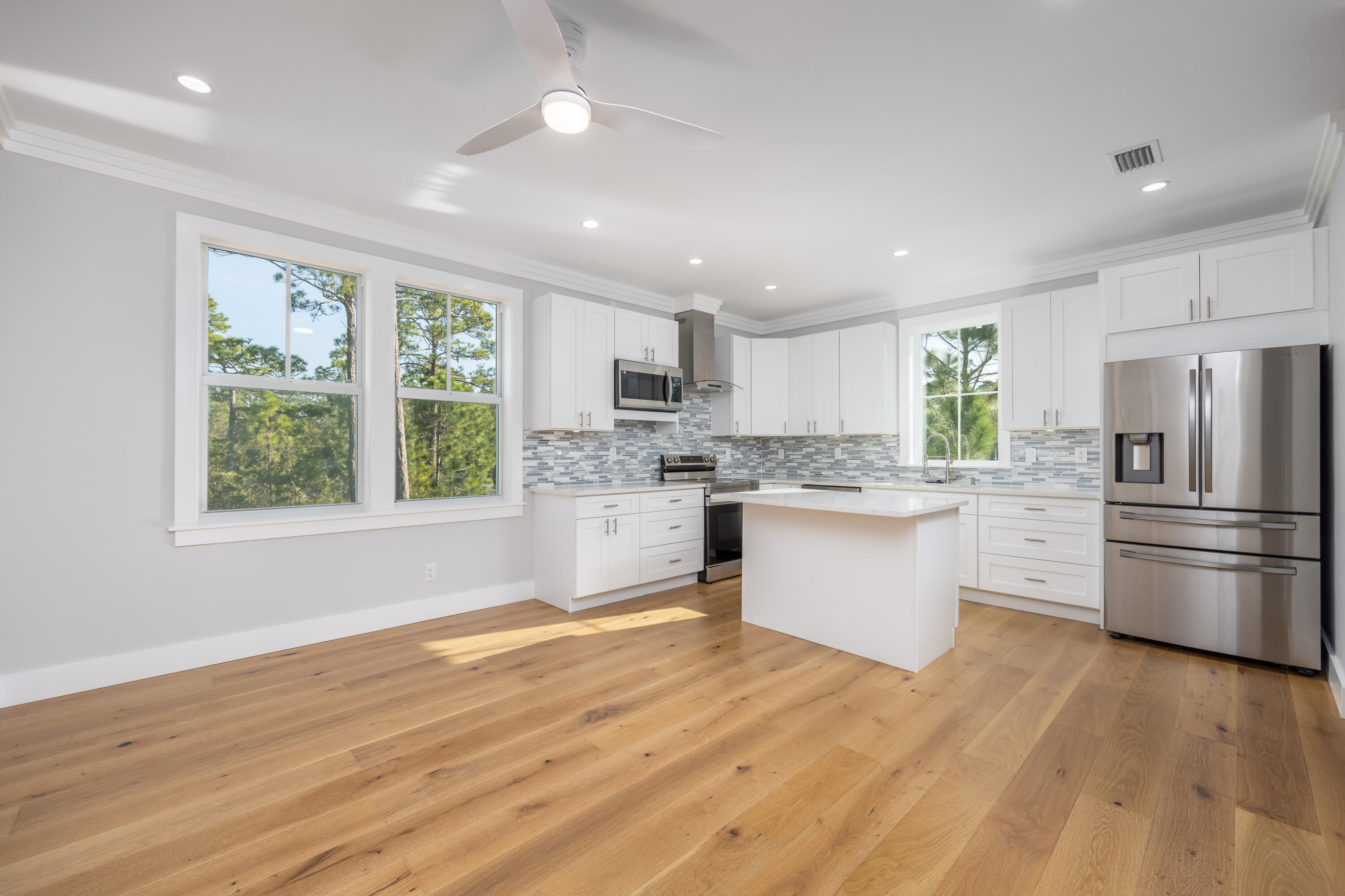 WOODLAND BAYOU ESTATES - Residential