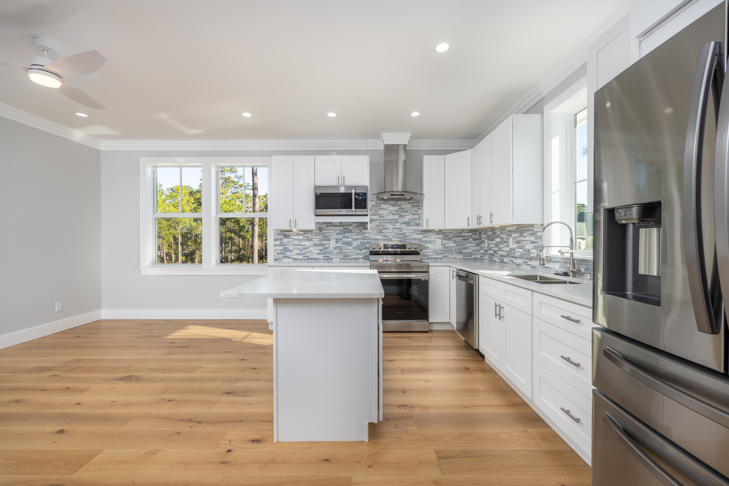 WOODLAND BAYOU ESTATES - Residential