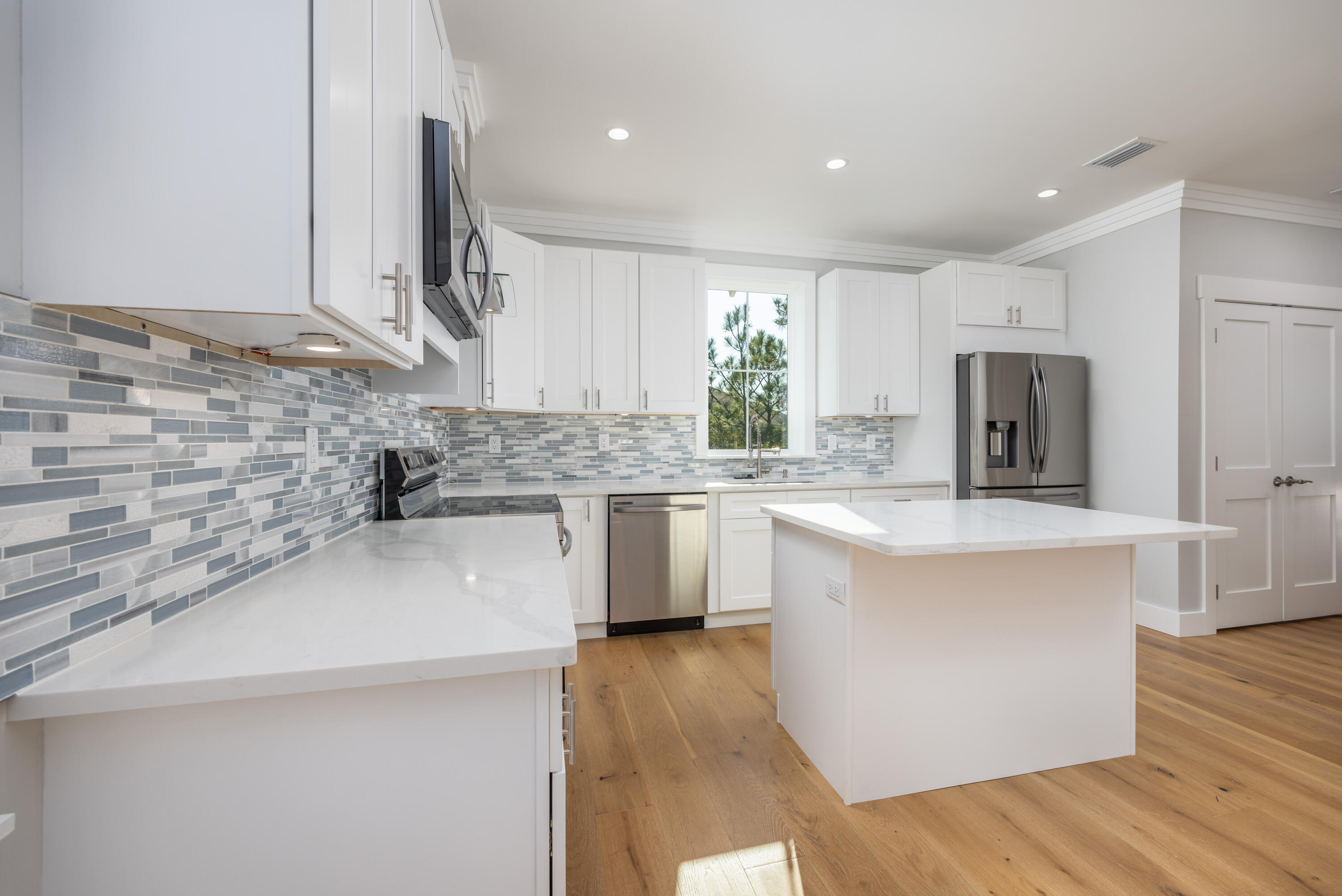 WOODLAND BAYOU ESTATES - Residential