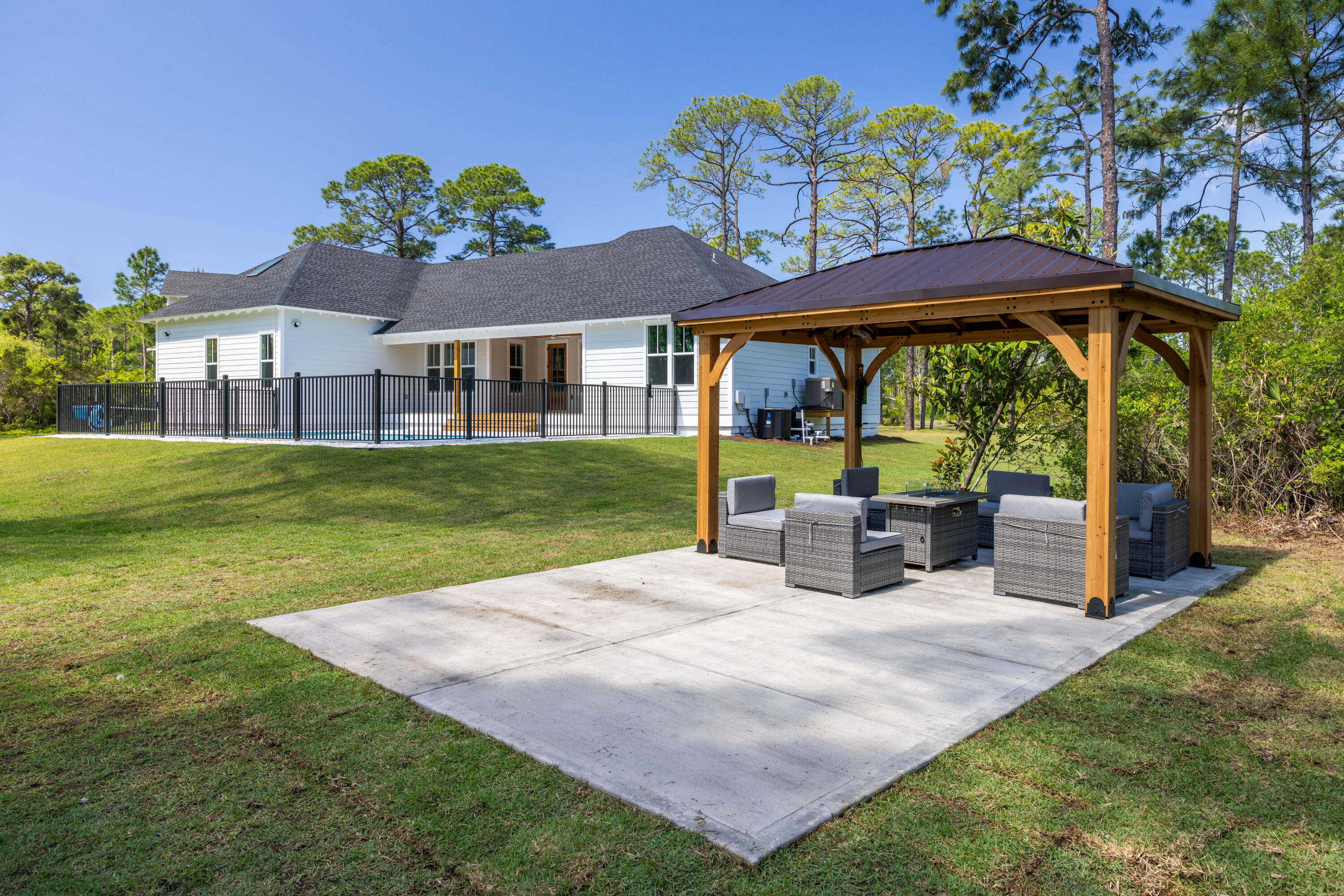 WOODLAND BAYOU ESTATES - Residential