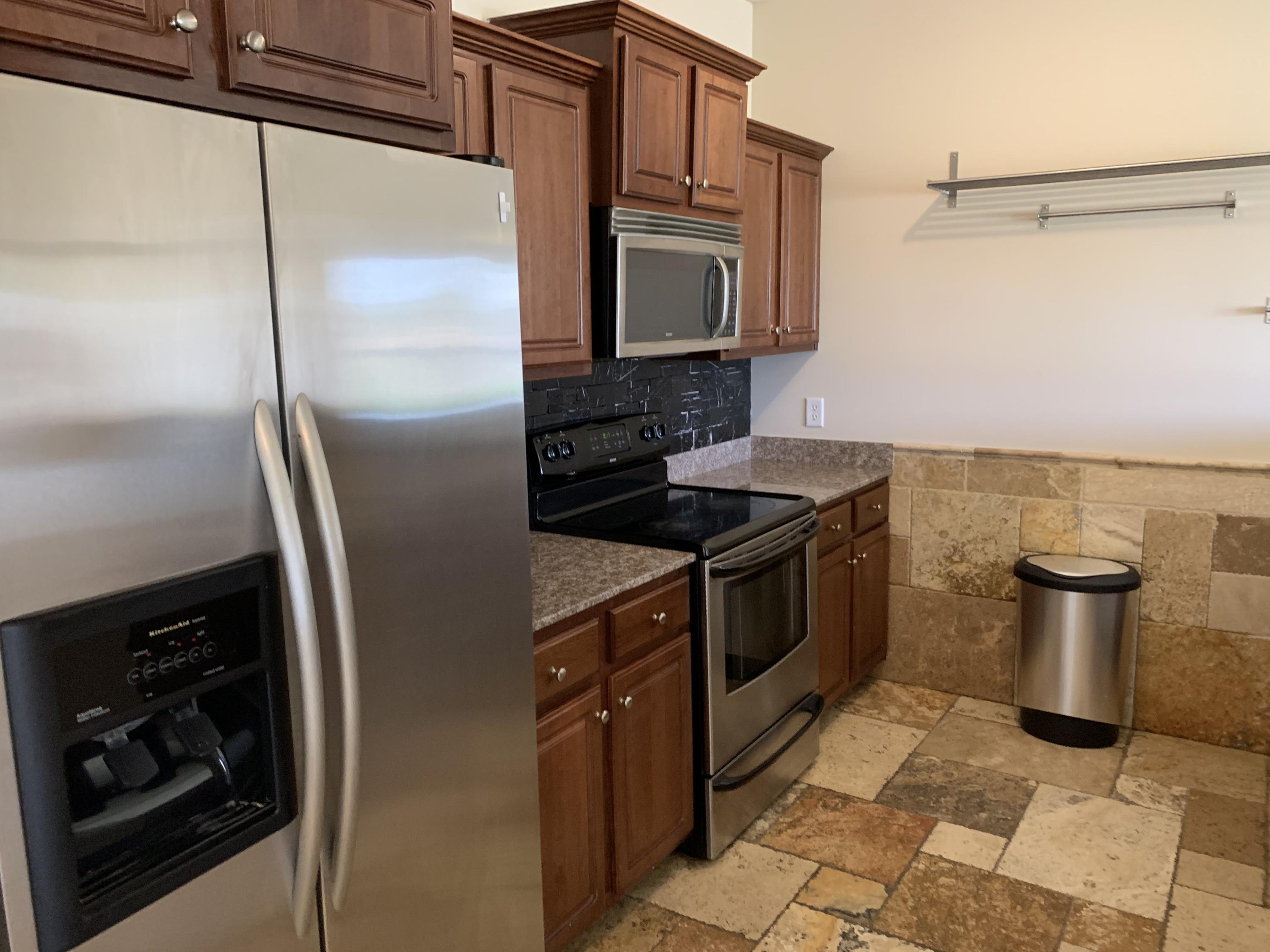 BRANDON OAKS 2ND ADD - Residential Lease