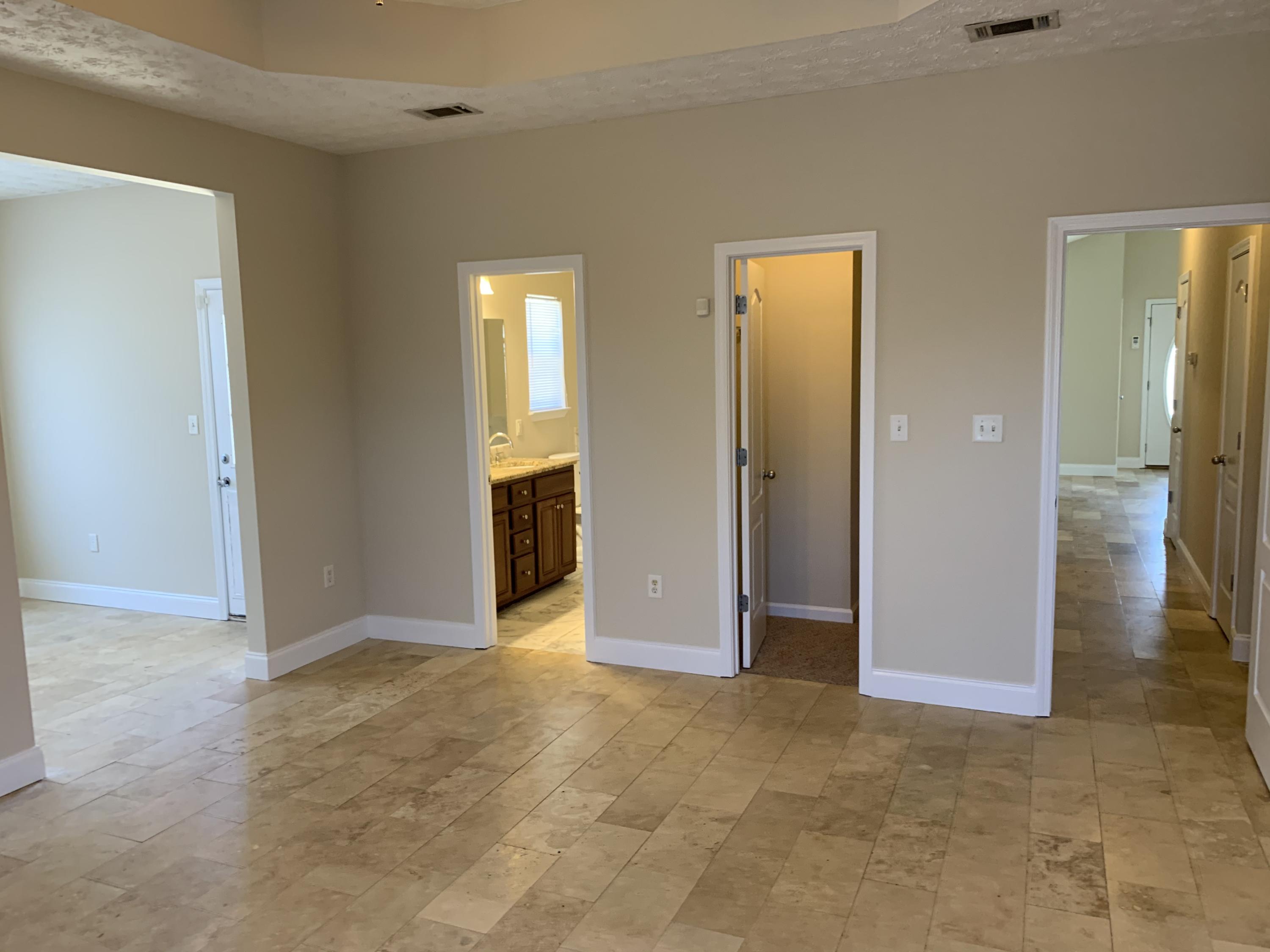 BRANDON OAKS 2ND ADD - Residential Lease