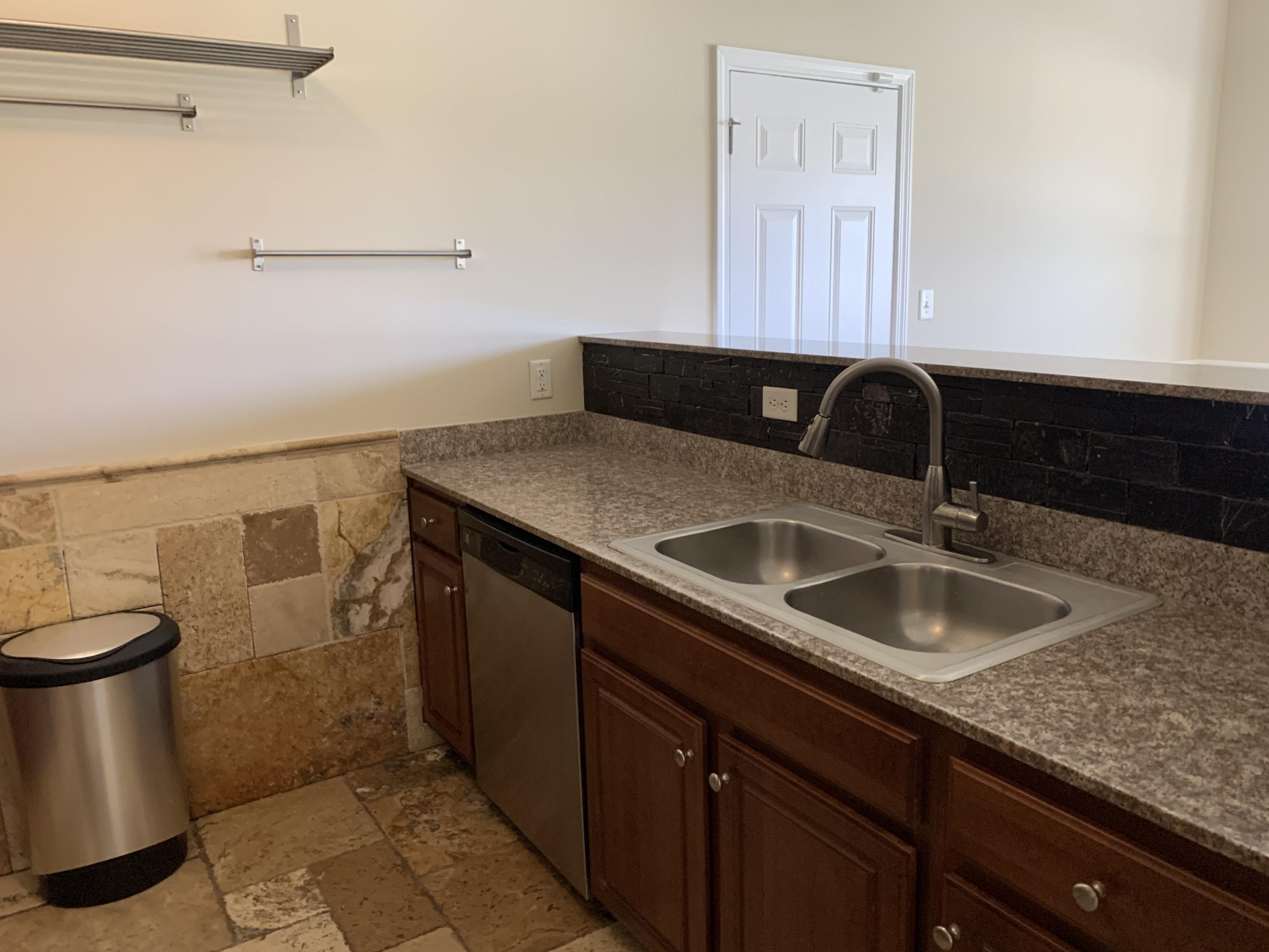 BRANDON OAKS 2ND ADD - Residential Lease