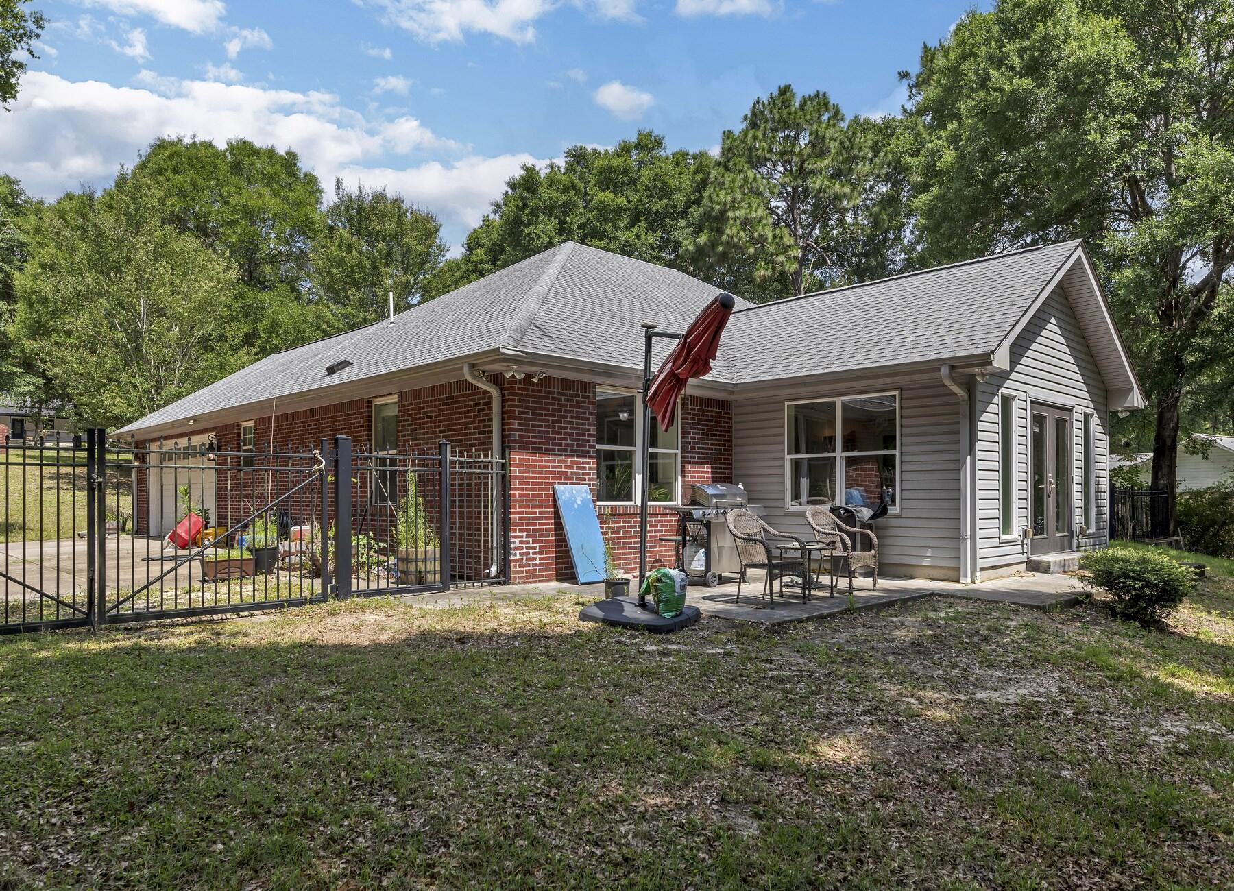 KENNEDY LAKES 1ST ADDN - Residential Lease
