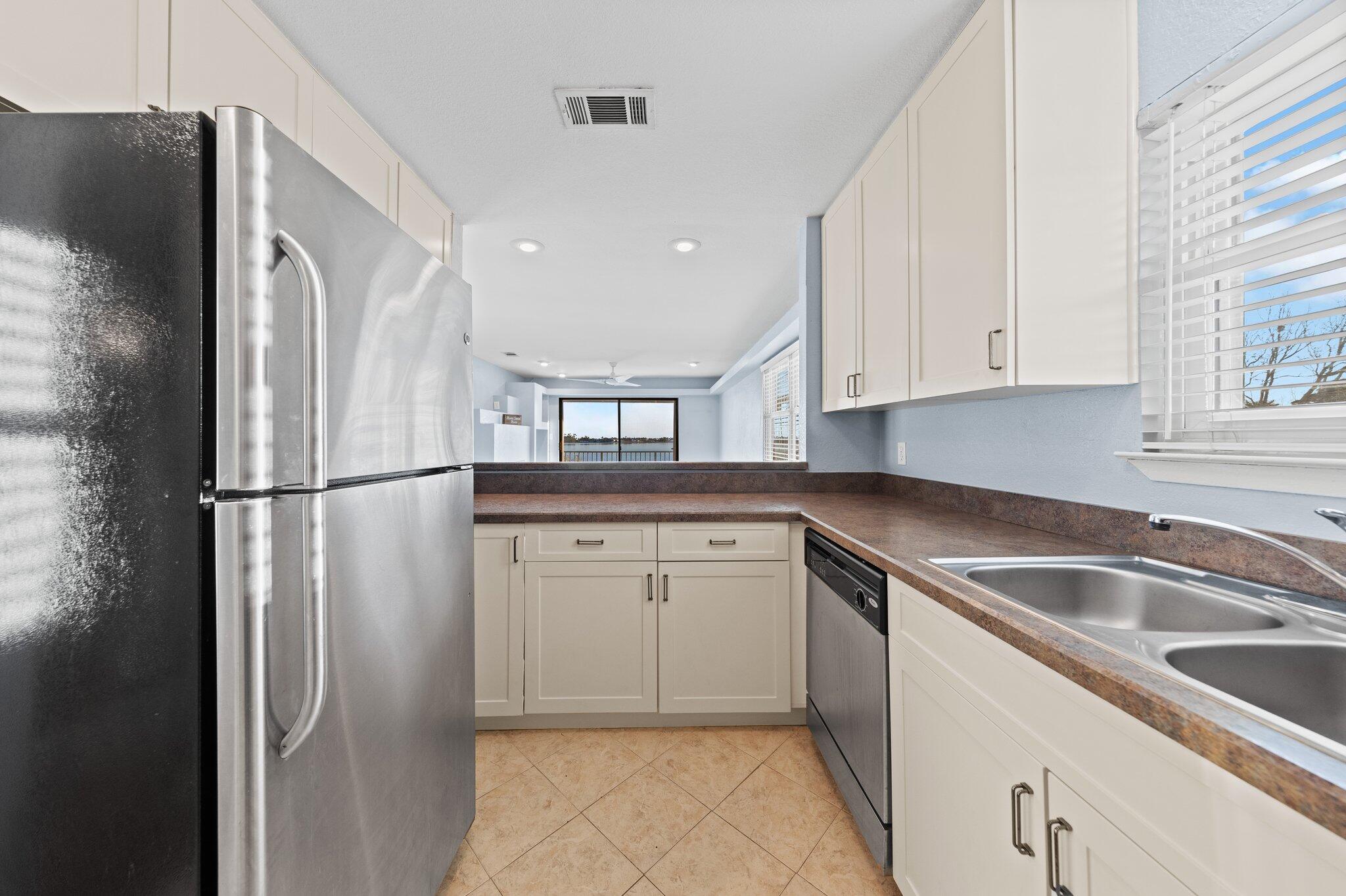 CHANNEL MARKER II - Residential Lease