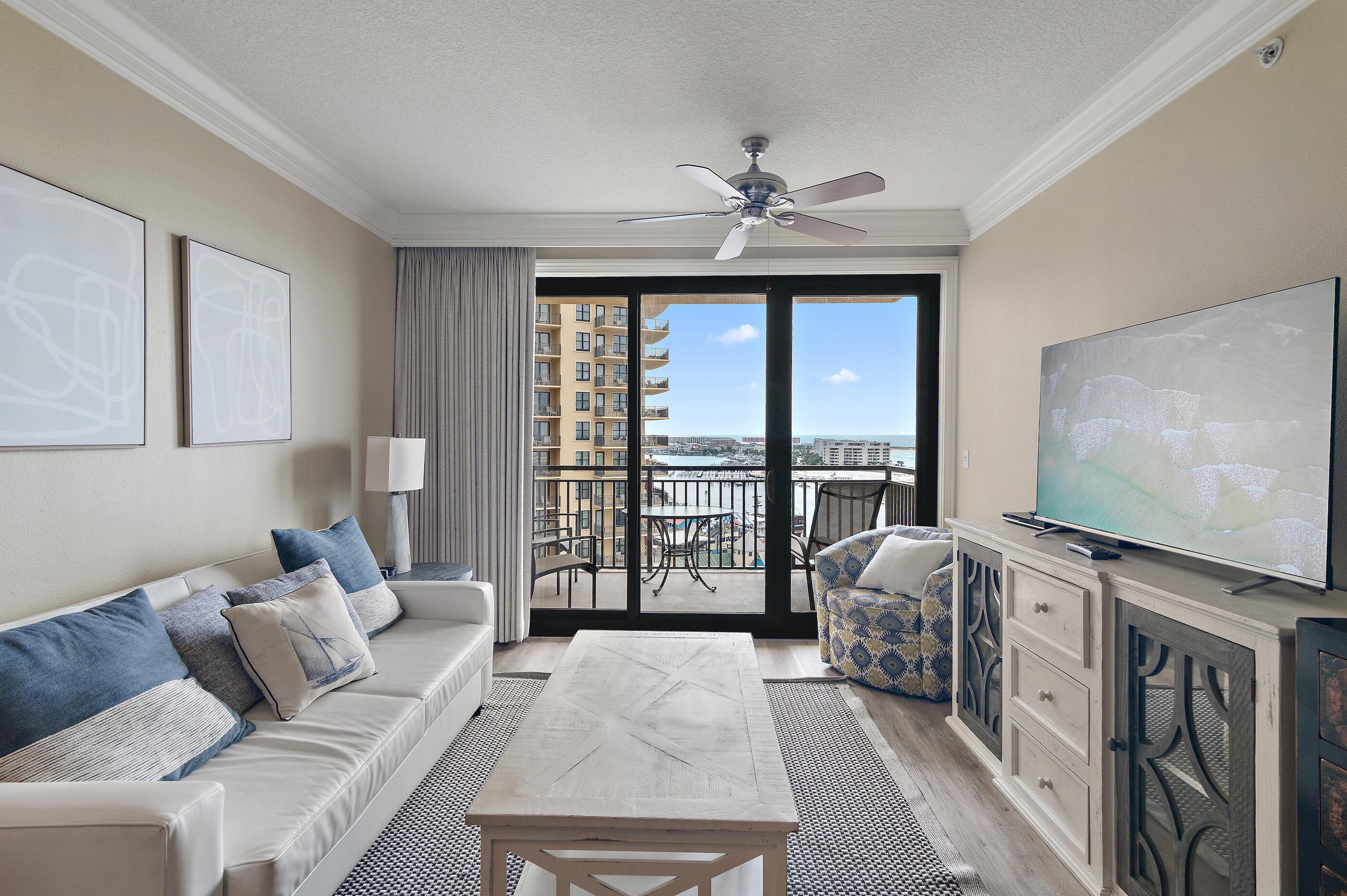 EMERALD GRANDE - Residential