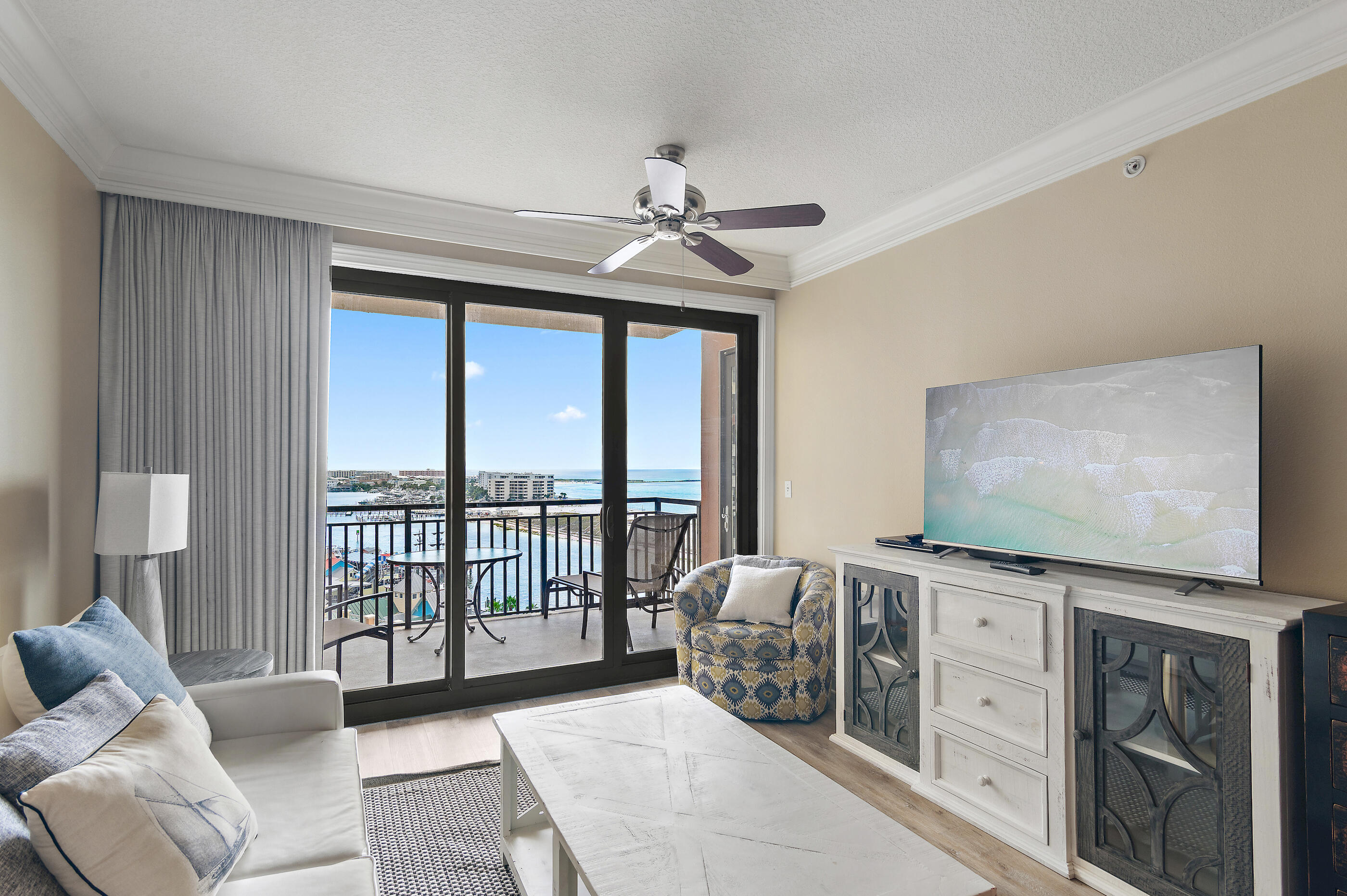 EMERALD GRANDE - Residential