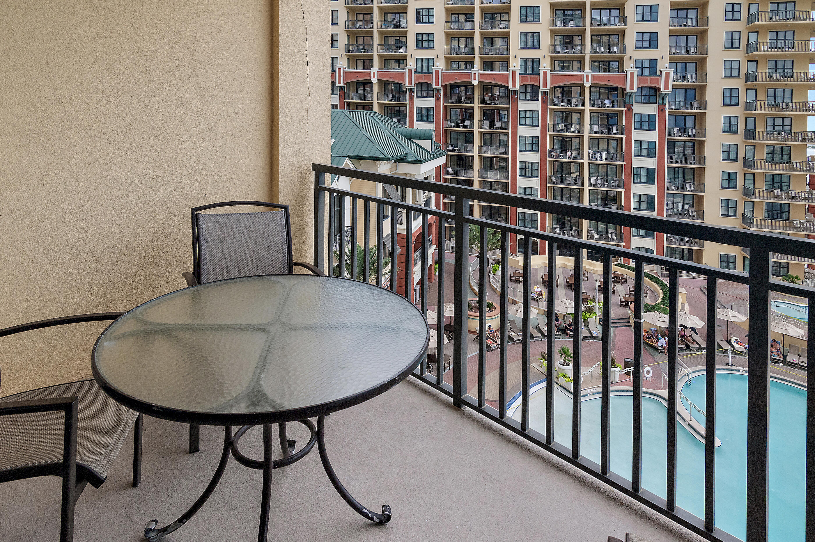 EMERALD GRANDE - Residential