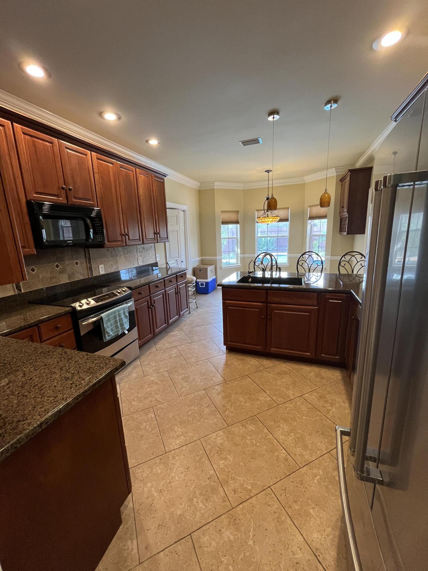 PRITCHARD POINT - Residential Lease