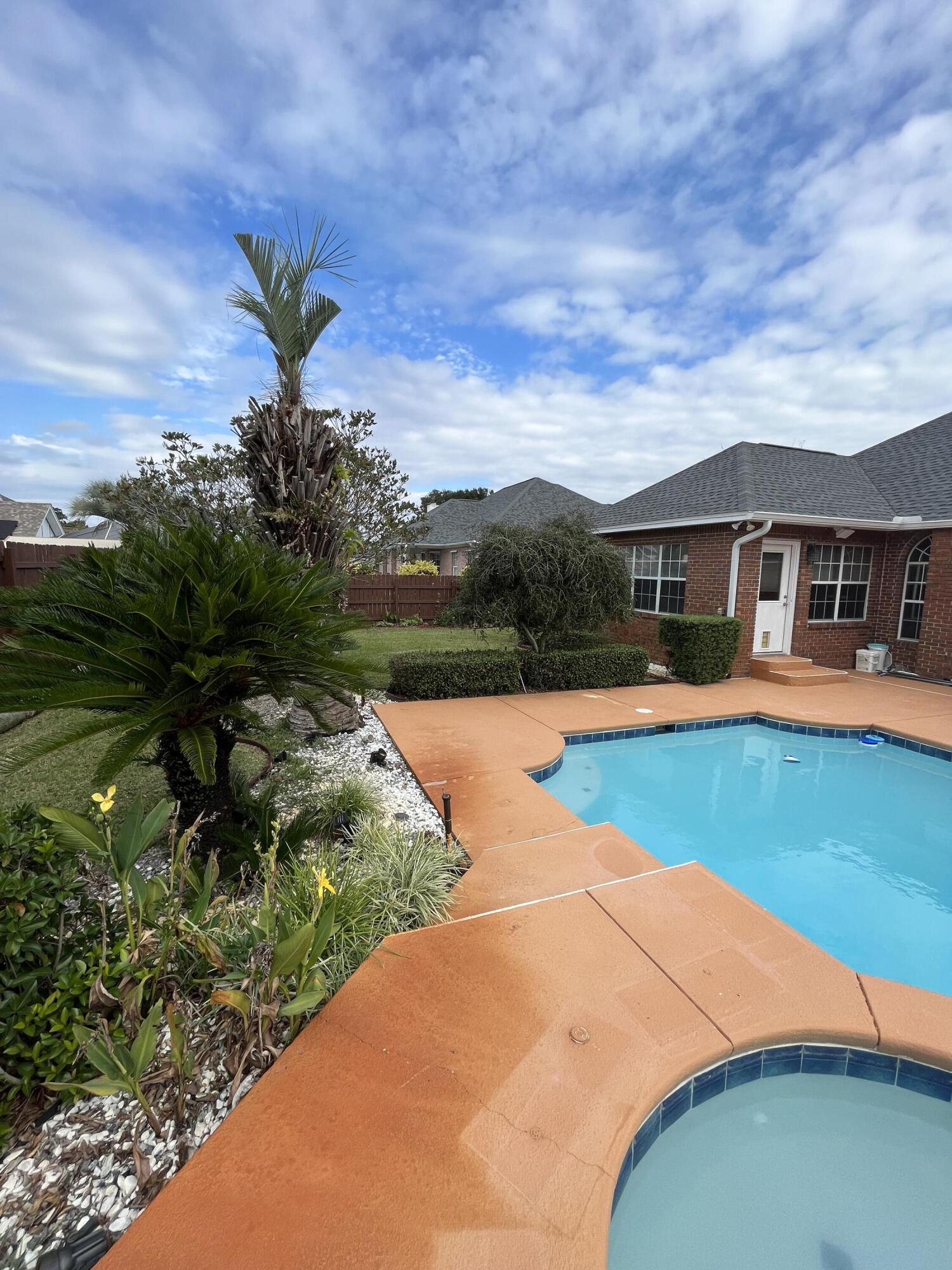 PRITCHARD POINT - Residential Lease