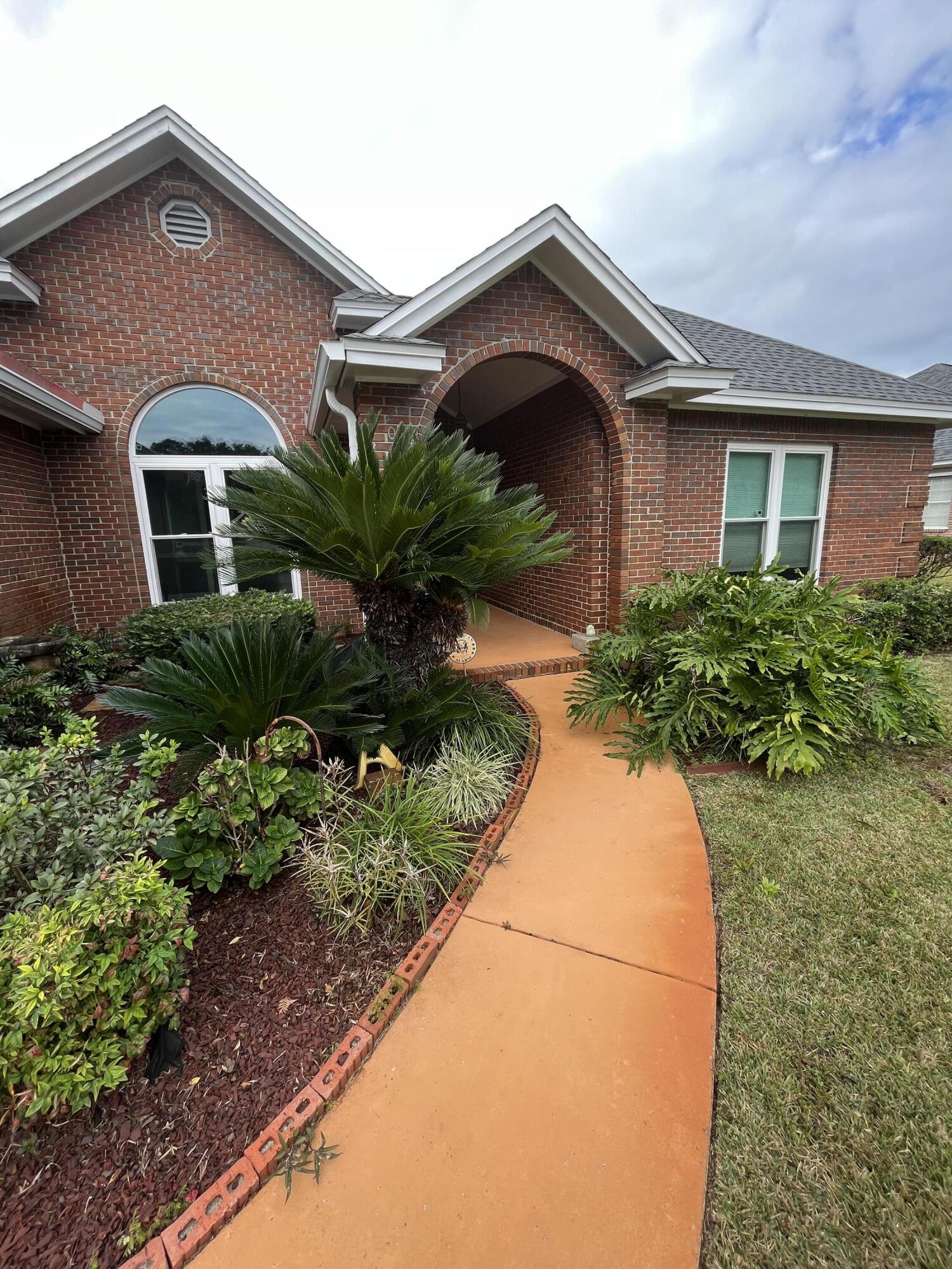 PRITCHARD POINT - Residential Lease