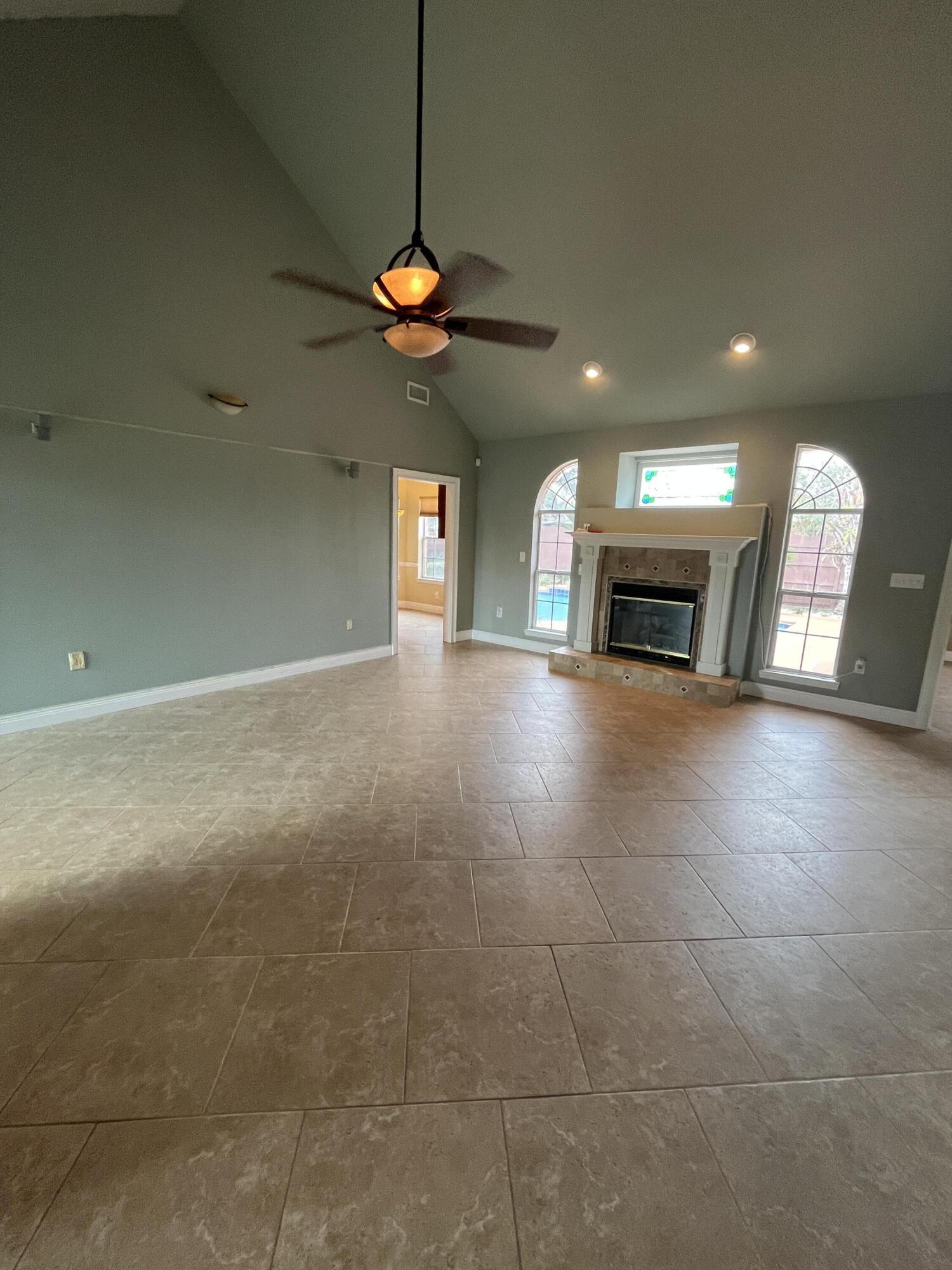 PRITCHARD POINT - Residential Lease