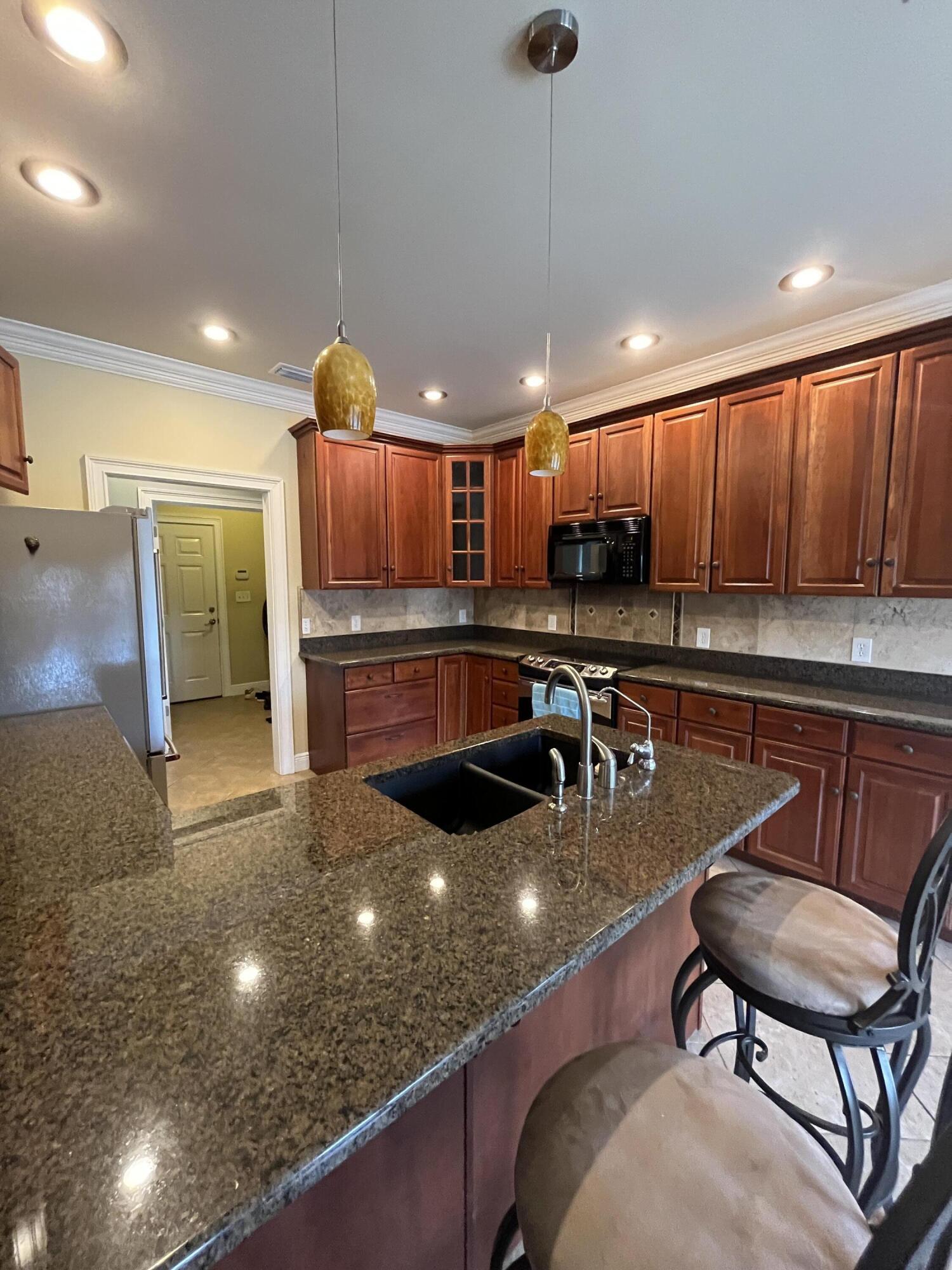 PRITCHARD POINT - Residential Lease