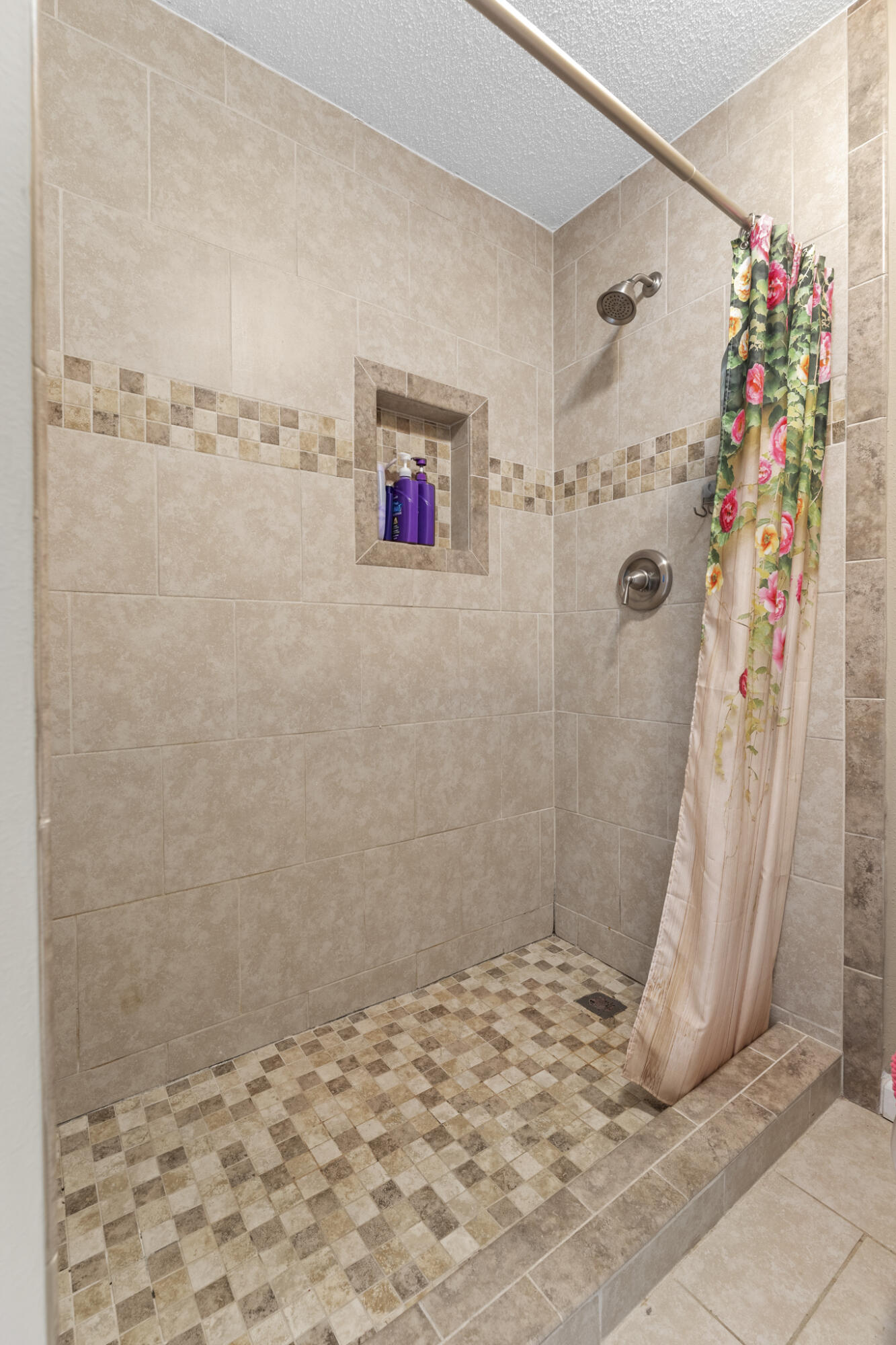 CASA LOMA S/D LOT - Residential