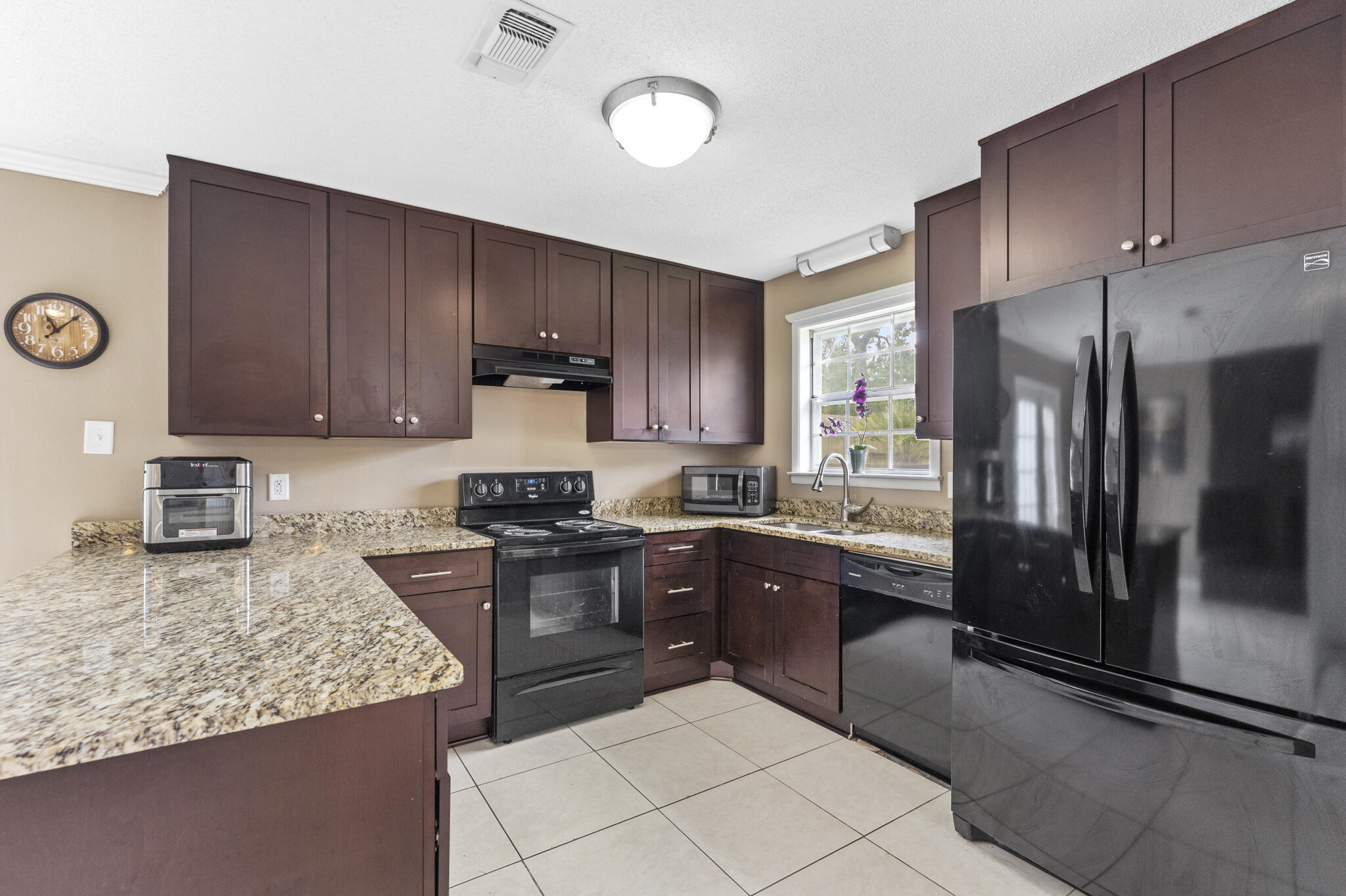 CASA LOMA S/D LOT - Residential