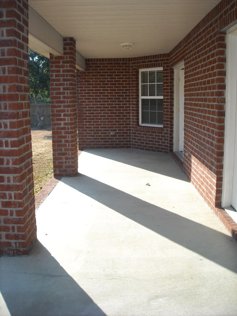 GARDEN CITY - Residential Lease